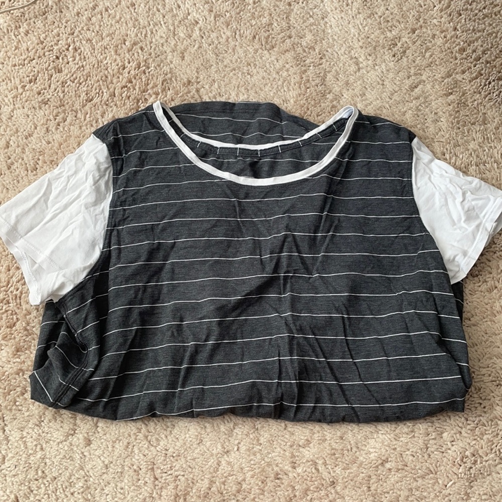 Lululemon t shirt